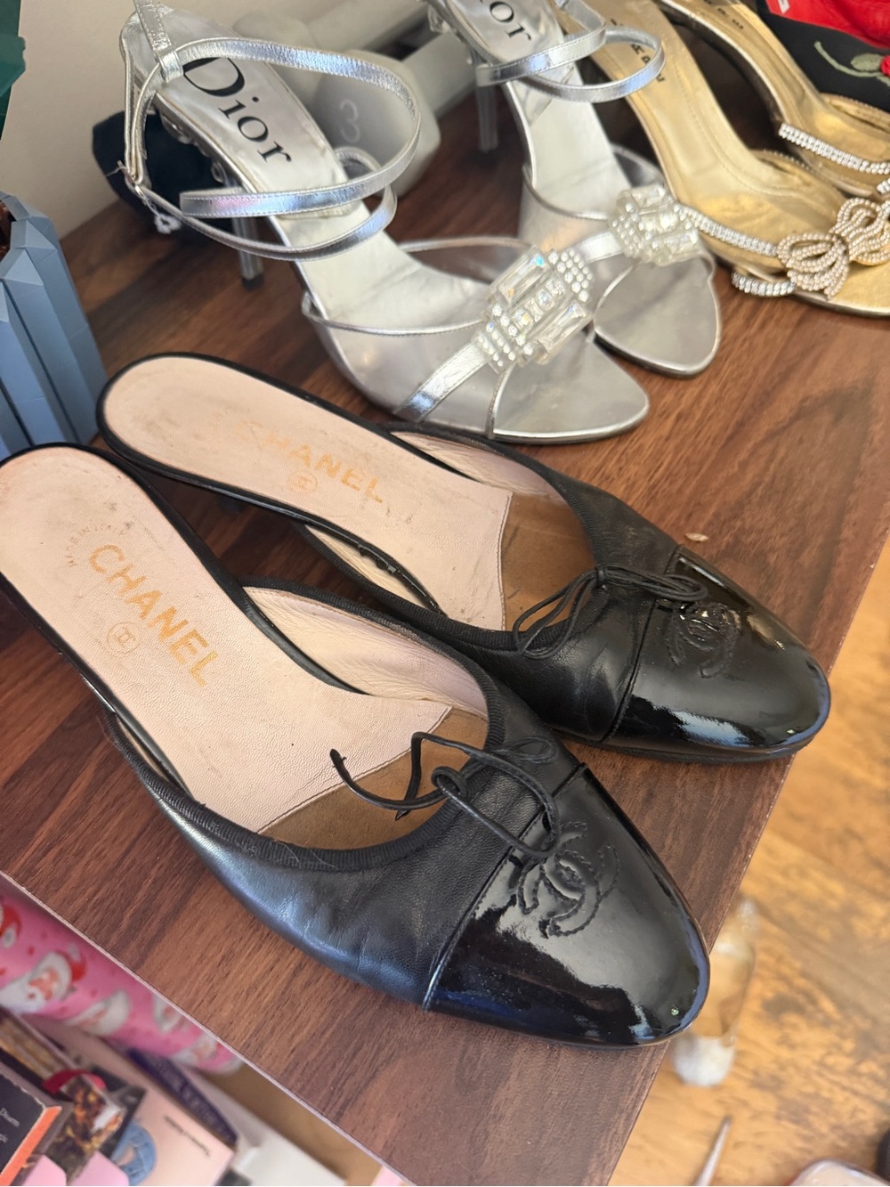 CHANEL Black Leather Cap-Toe Slingback Flats with CC Logo - Picture 2 of 4